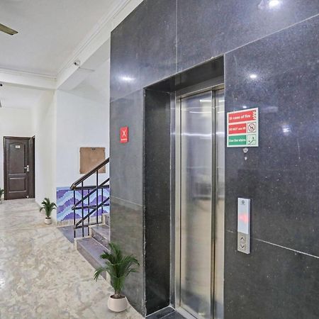Townhouse The Premier View Near Iskcon Temple Noida Hotel Luaran gambar