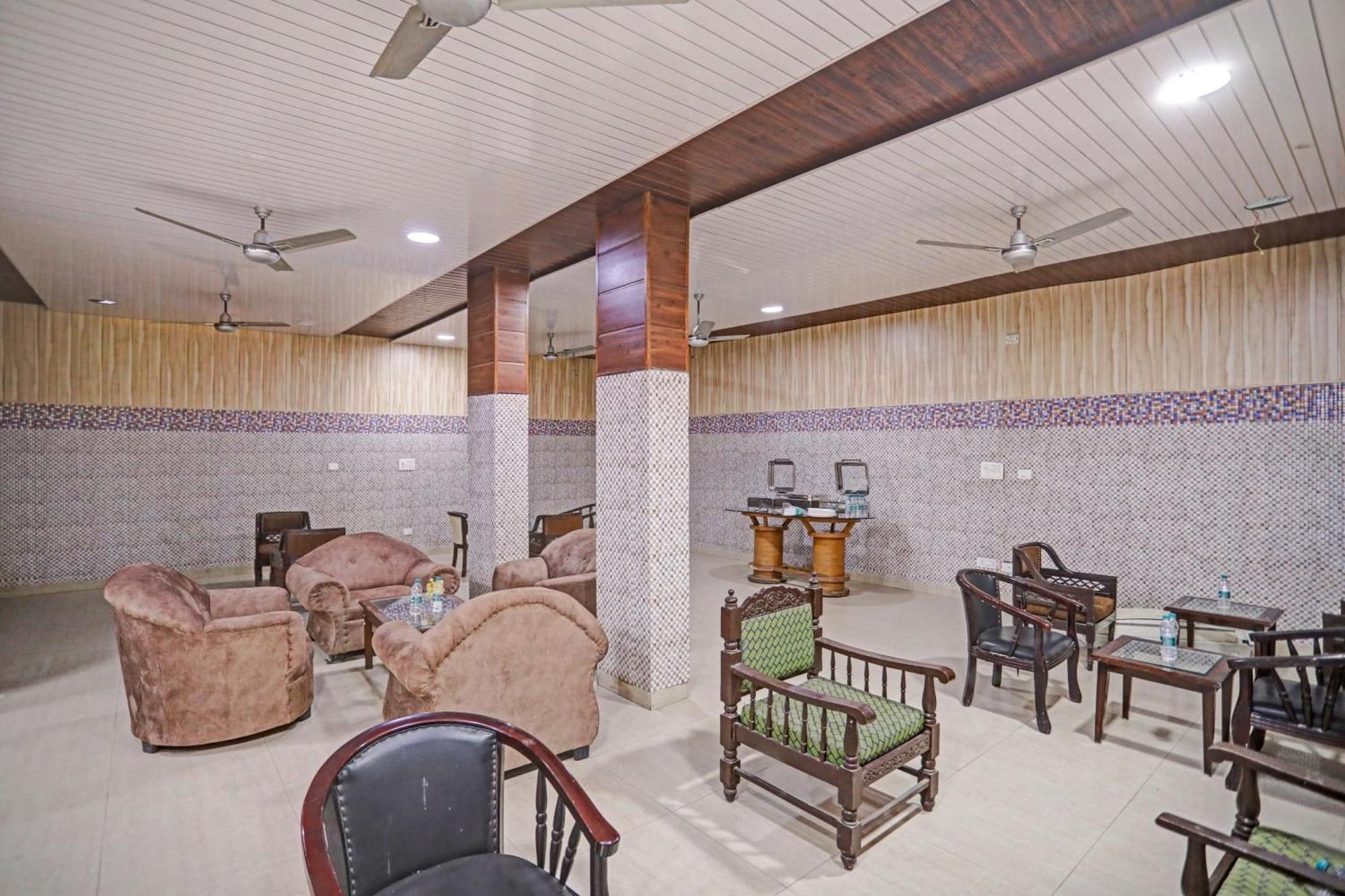 Townhouse The Premier View Near Iskcon Temple Noida Hotel Luaran gambar